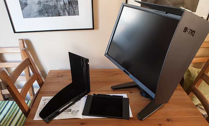 Assembling monitor hood
