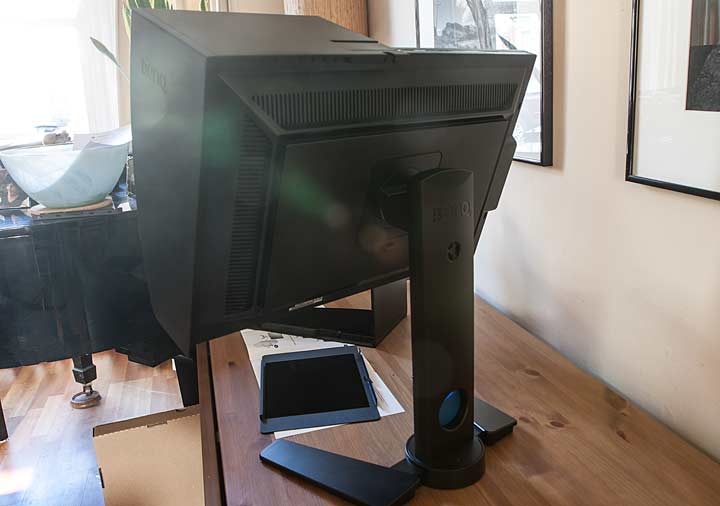 fitting display hood