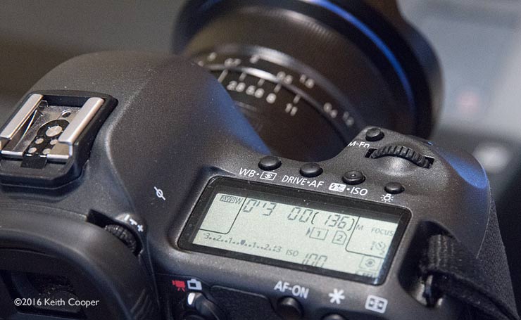 camera display showing aperture