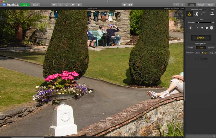 photographer expunged from image