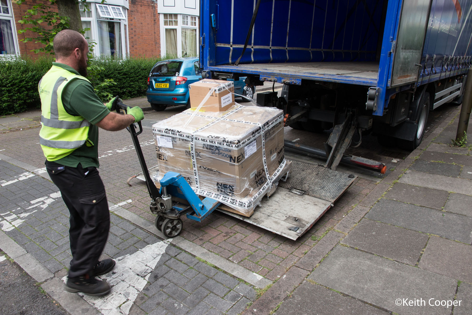 delivery of Epson P5000