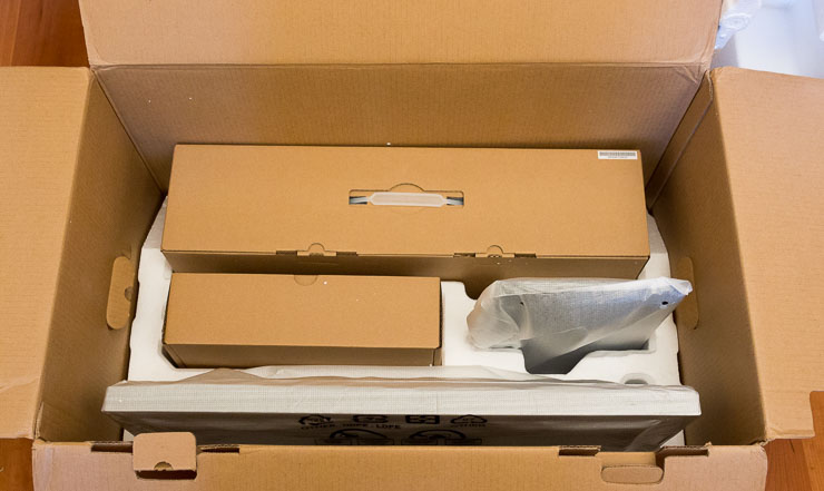 monitor in box