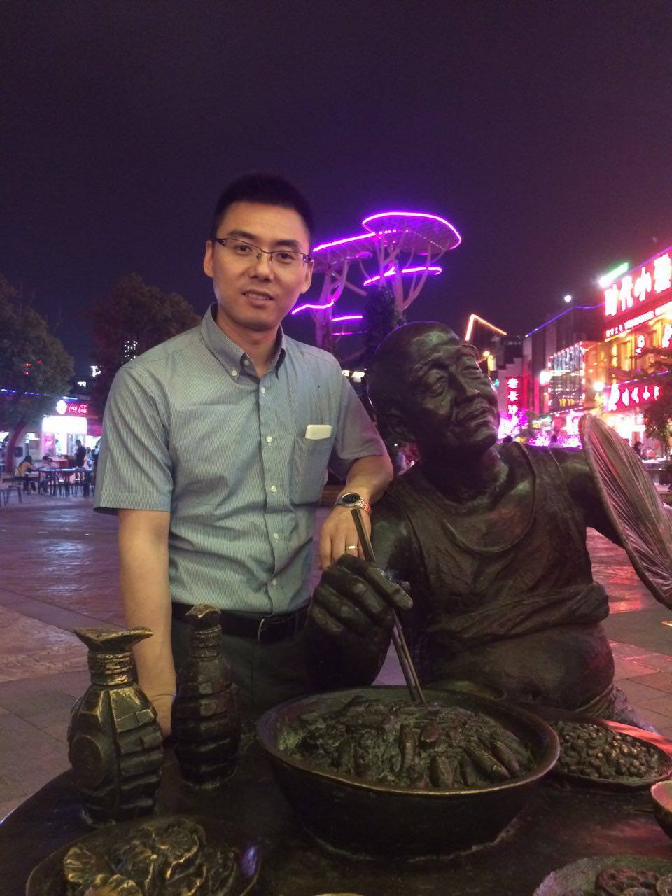 Mr. Dayong Li of Venus Optics