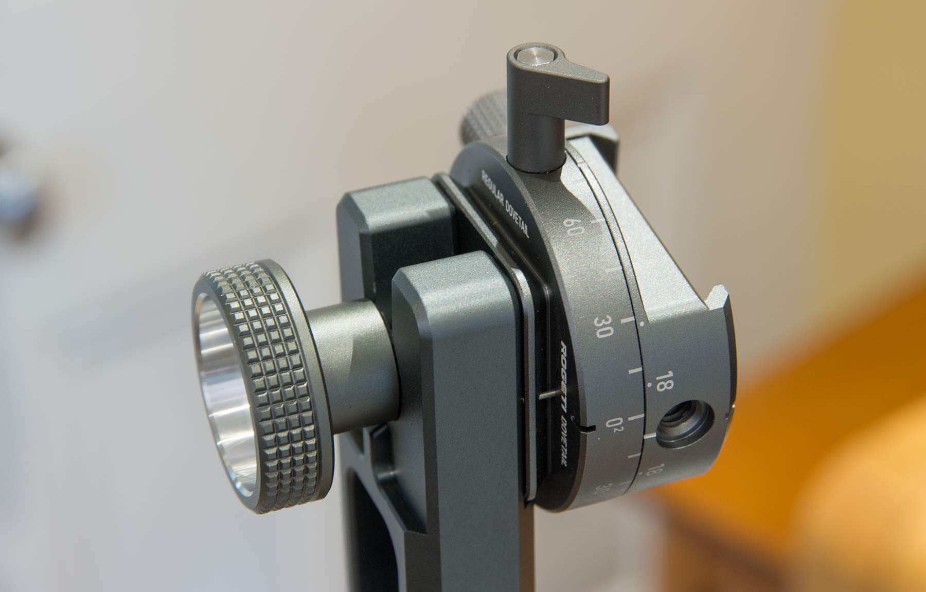 lock-top-swivel