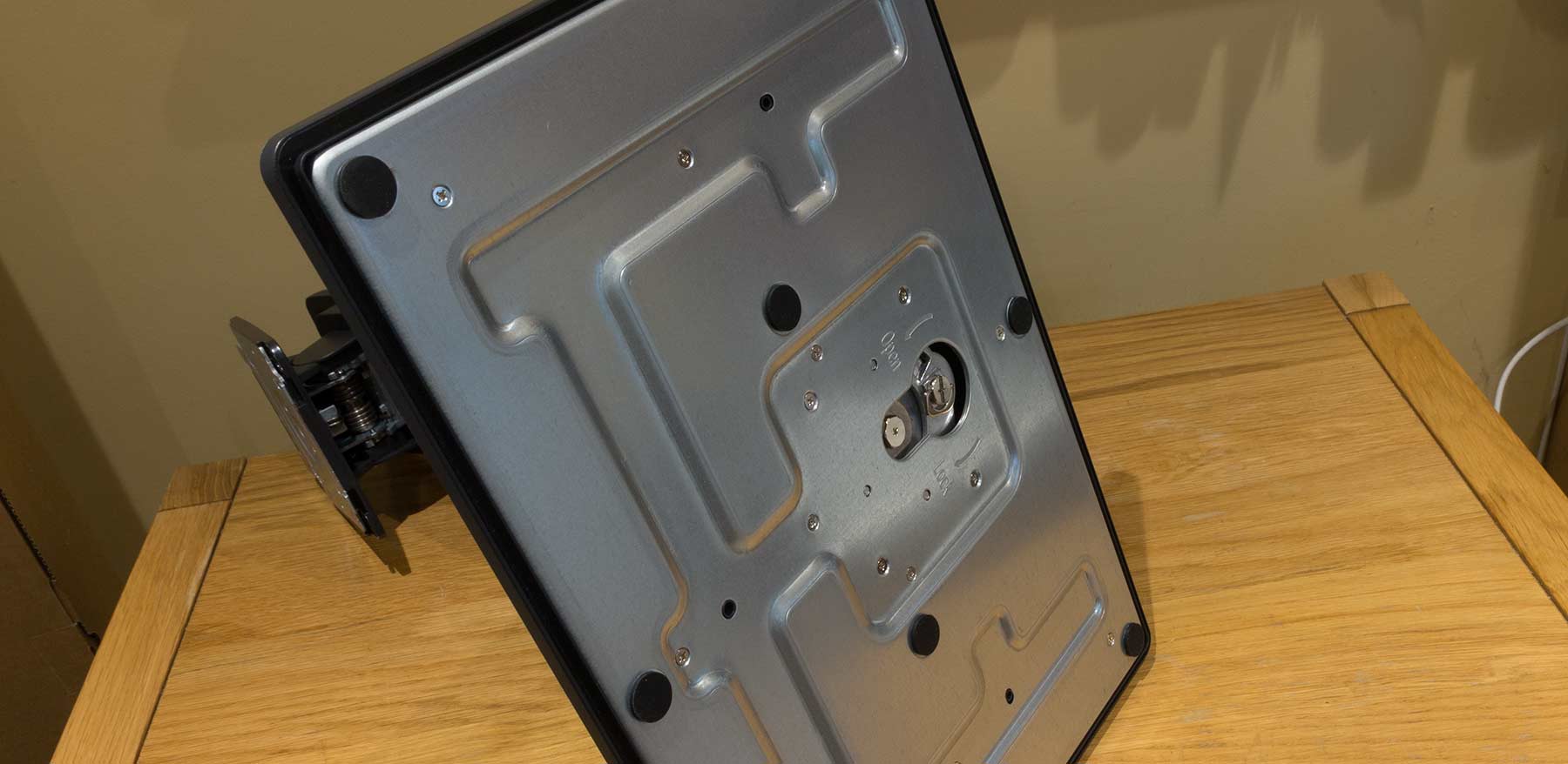 monitor-stand-lock